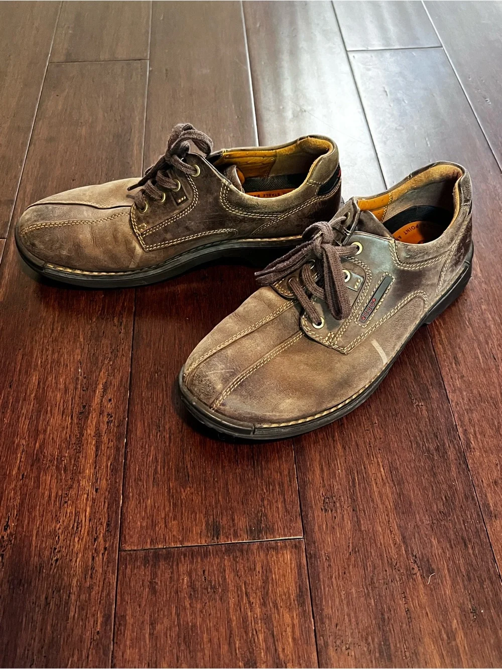 ECCO Men's Casual Lace-Up Leather Shoes in Brown